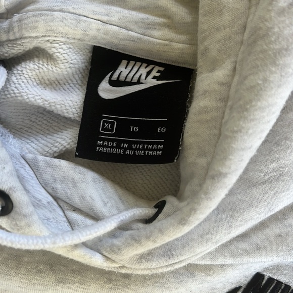 Woman size extra large Nike sweatshirt gray - Picture 2 of 3